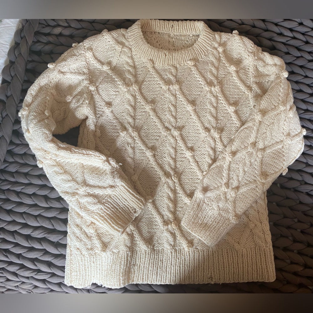Cream cable knit white puff wool sweater